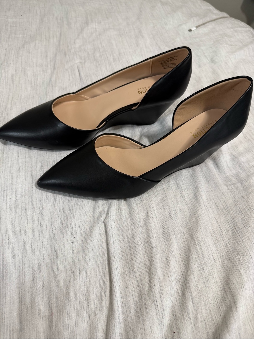 Reaction Kenneth Cole Black Pointed D'Orsay Flats - Picture 5 of 6